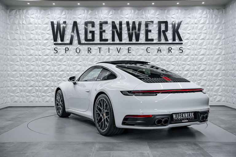 Porsche 992 Carrera