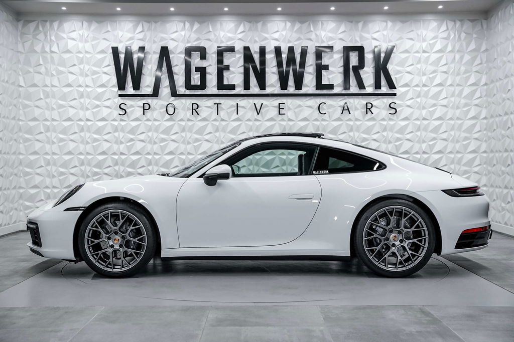 Porsche 992 Carrera