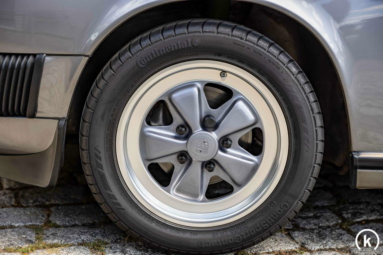 Porsche 911 Carrera 3.2 “25 Jahre 911”