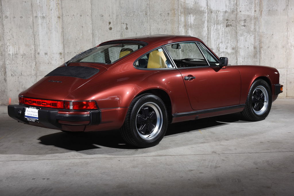 Porsche 911 Carrera 3.2 (US)