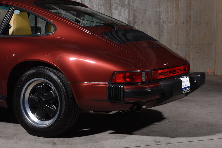 Porsche 911 Carrera 3.2 (US)