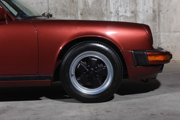 Porsche 911 Carrera 3.2 (US)