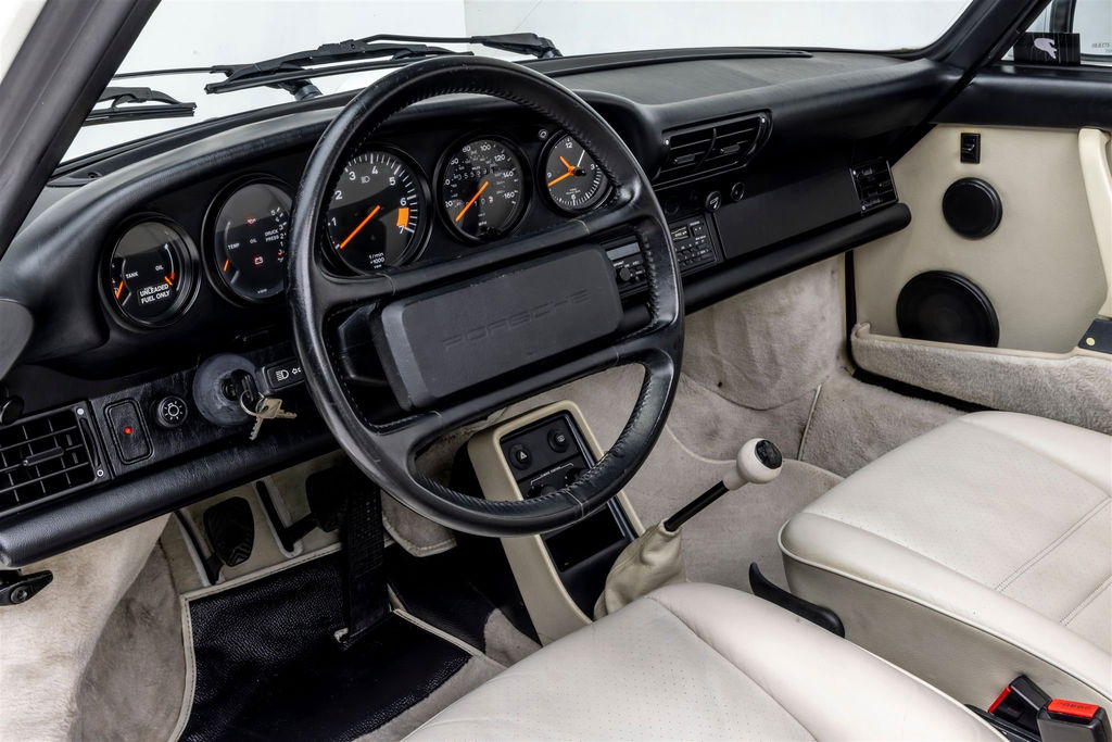 Porsche 911 Carrera 3.2