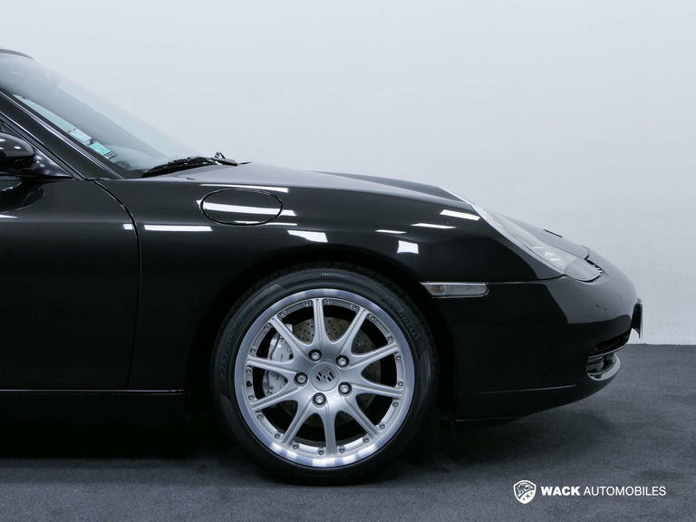 Porsche 996 Carrera 4