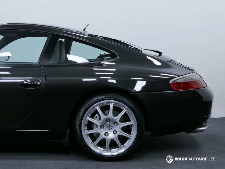 Porsche 996 Carrera 4