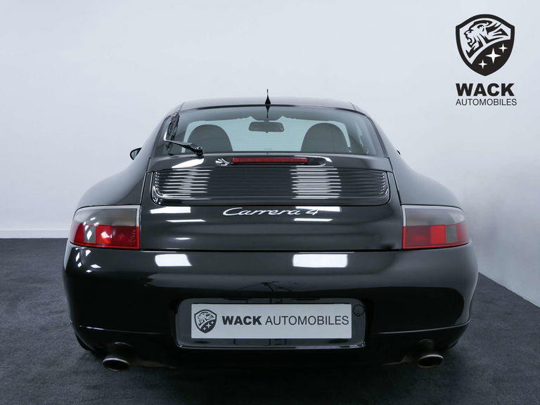 Porsche 996 Carrera 4