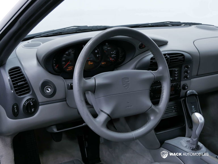 Porsche 996 Carrera 4