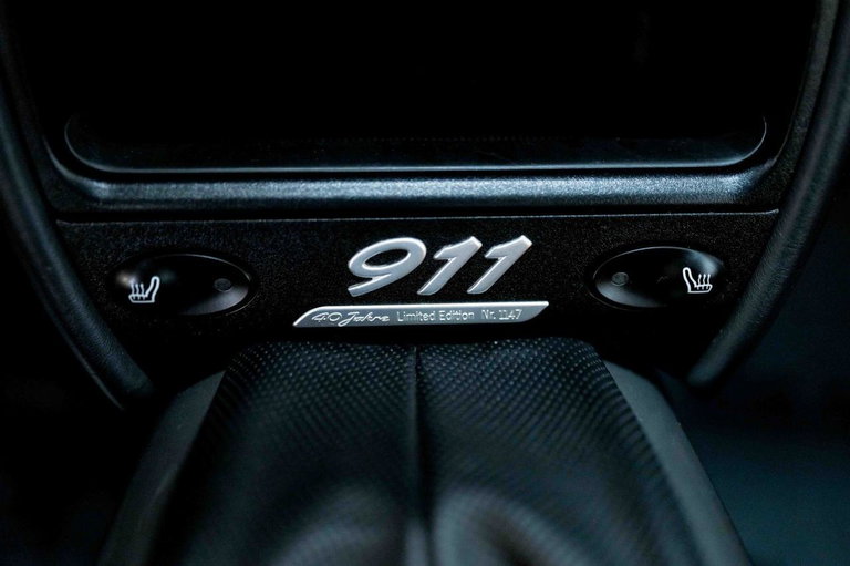 Porsche 996.2 Carrera “40 Jahre 911”