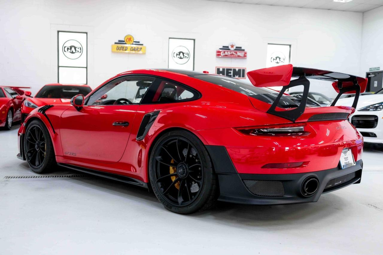 Porsche 991 GT2 RS 2018 - elferspot.com - Marktplatz für Porsche Sportwagen