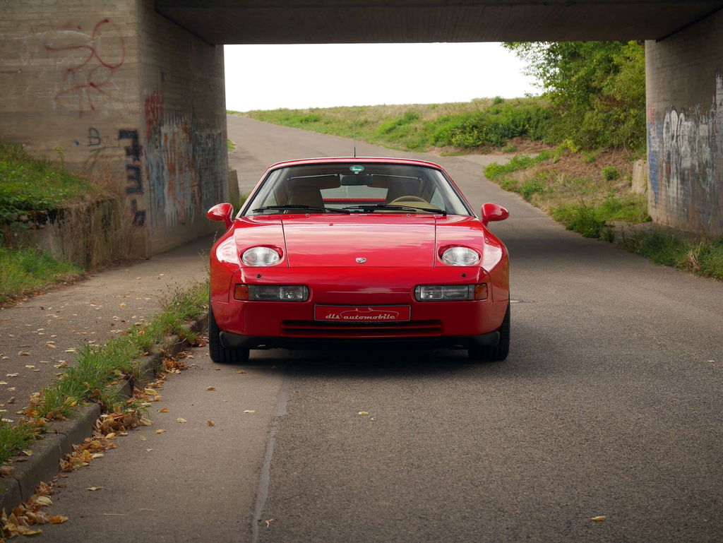 Porsche 928 GTS