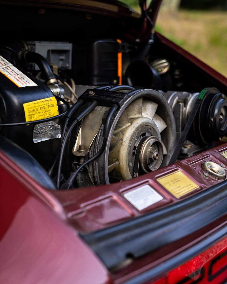 Porsche 911 Carrera 3.2 (US)