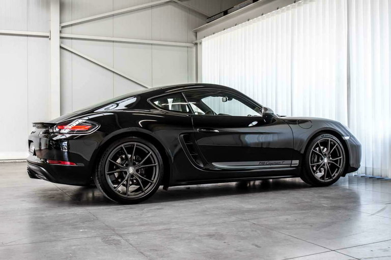 Porsche 718 Cayman T