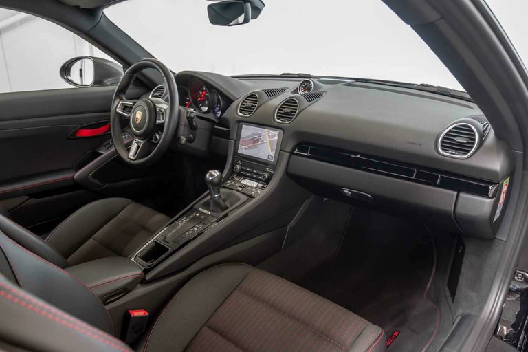 Porsche 718 Cayman T