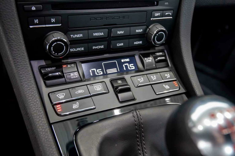 Porsche 718 Cayman T