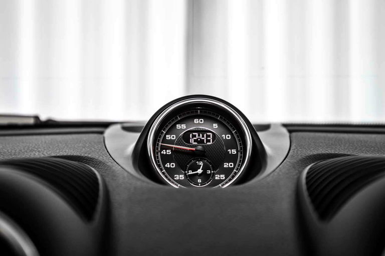 Porsche 718 Cayman T