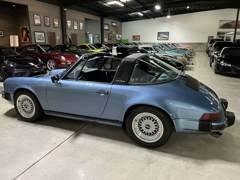 Porsche 911 Carrera 3.2 (US)