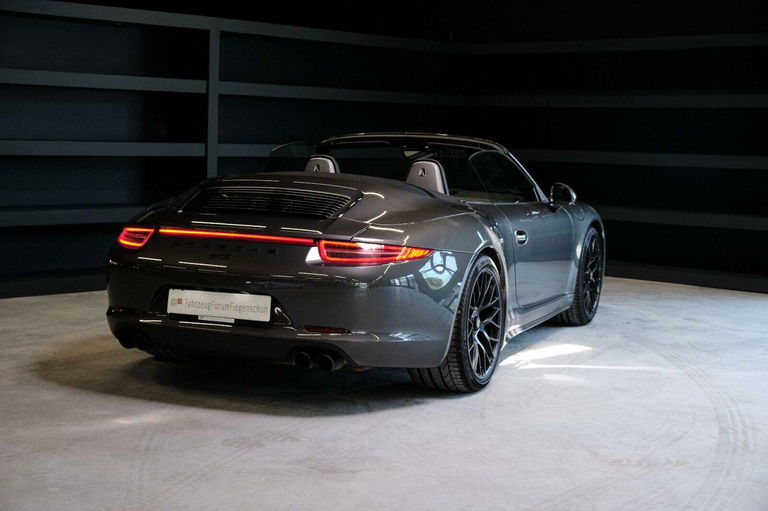 Porsche 991 Carrera 4 GTS