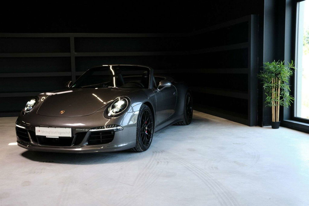 Porsche 991 Carrera 4 GTS