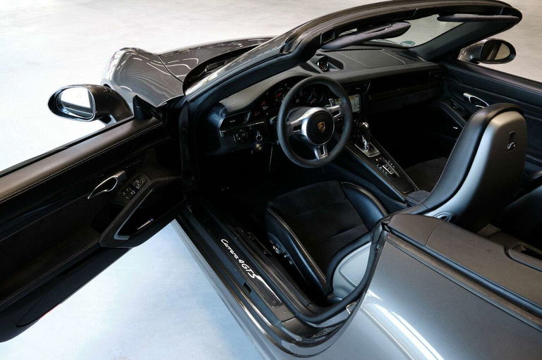 Porsche 991 Carrera 4 GTS