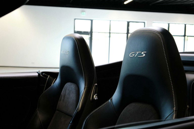 Porsche 991 Carrera 4 GTS
