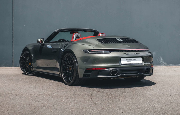 Porsche 992 Carrera 4 GTS