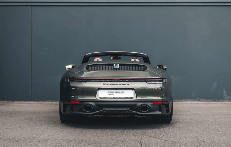 Porsche 992 Carrera 4 GTS