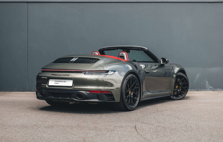 Porsche 992 Carrera 4 GTS