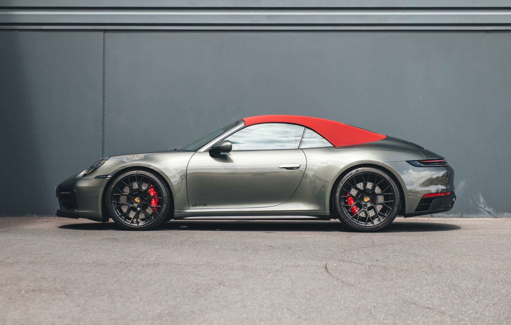 Porsche 992 Carrera 4 GTS