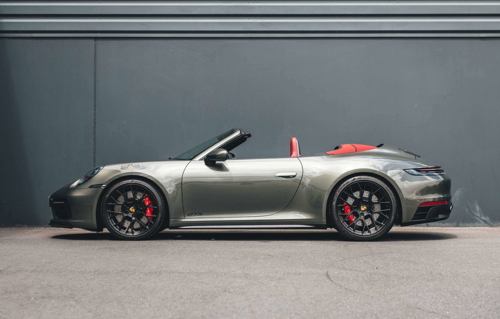 Porsche 992 Carrera 4 GTS