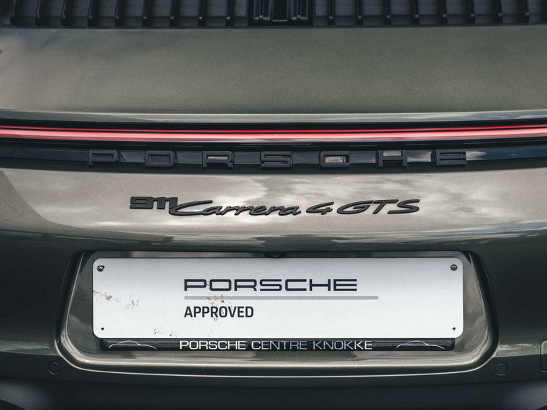 Porsche 992 Carrera 4 GTS