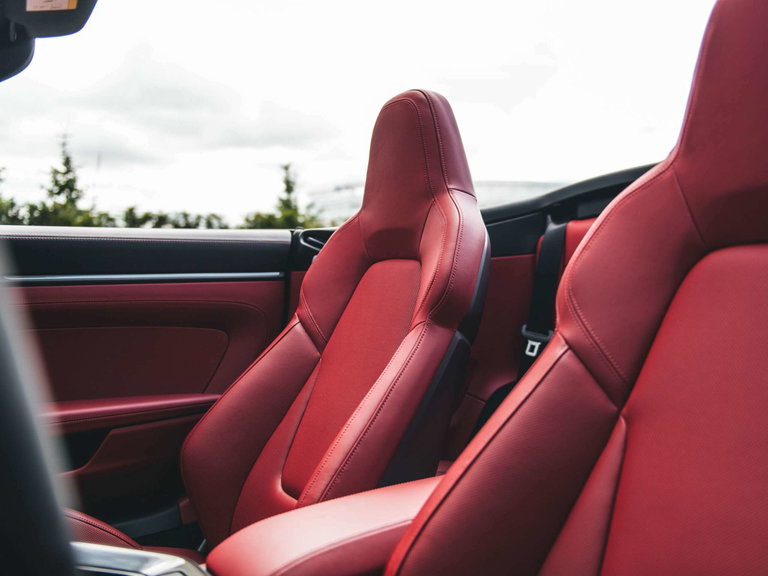 Porsche 992 Carrera 4 GTS
