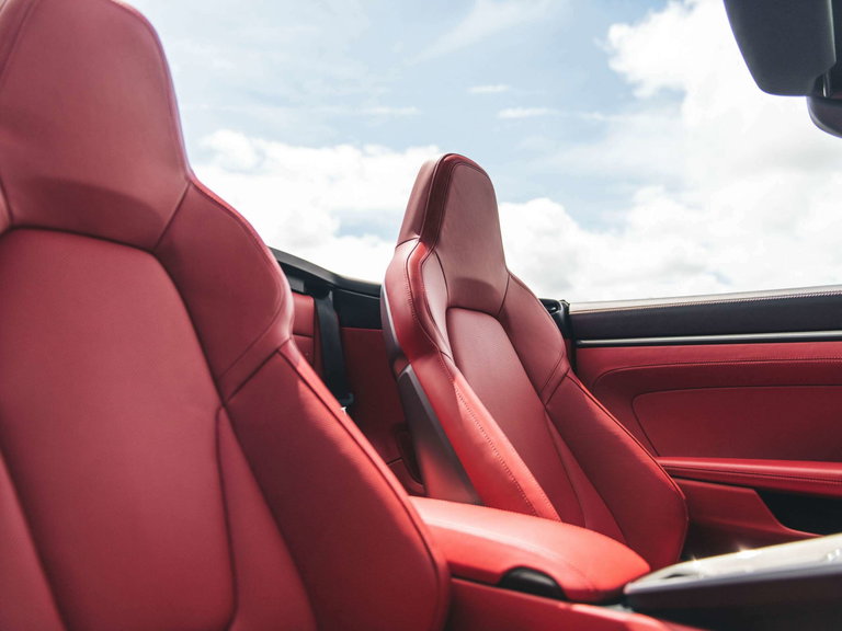 Porsche 992 Carrera 4 GTS