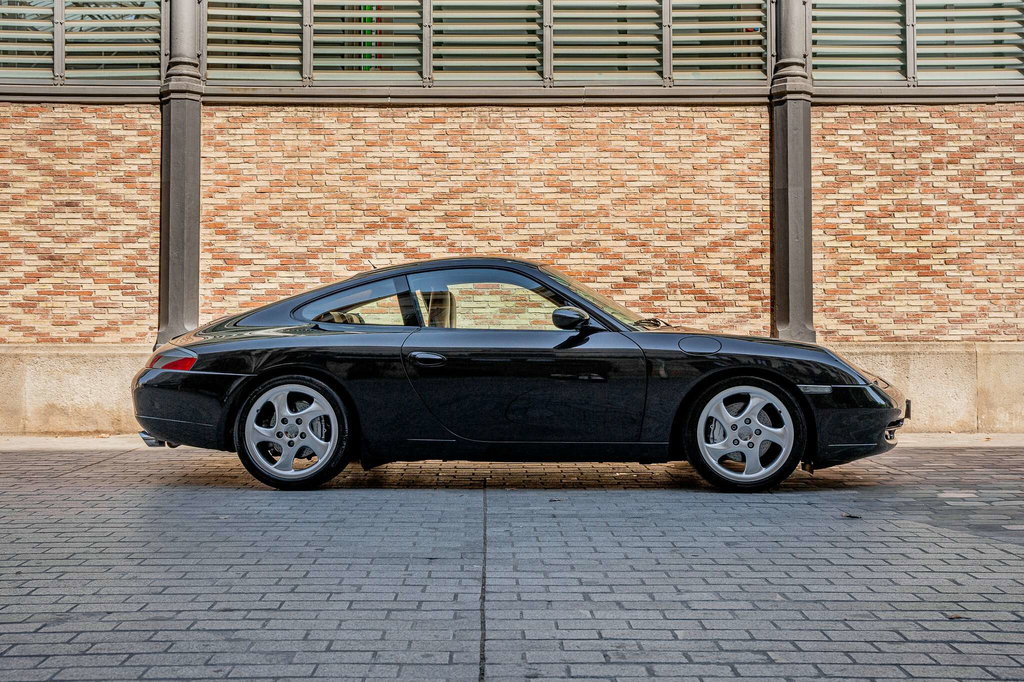 2000 Porsche 996.1 C4 Millenium Edition for sale