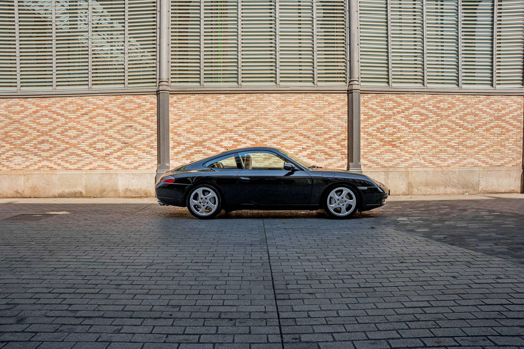 Porsche 996 Carrera 4 Millennium Edition