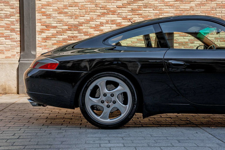 Porsche 996 Carrera 4 Millennium Edition