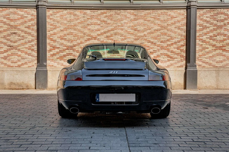 Porsche 996 Carrera 4 Millennium Edition