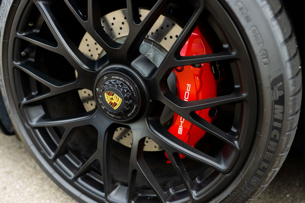 Porsche 991 Carrera 4 GTS