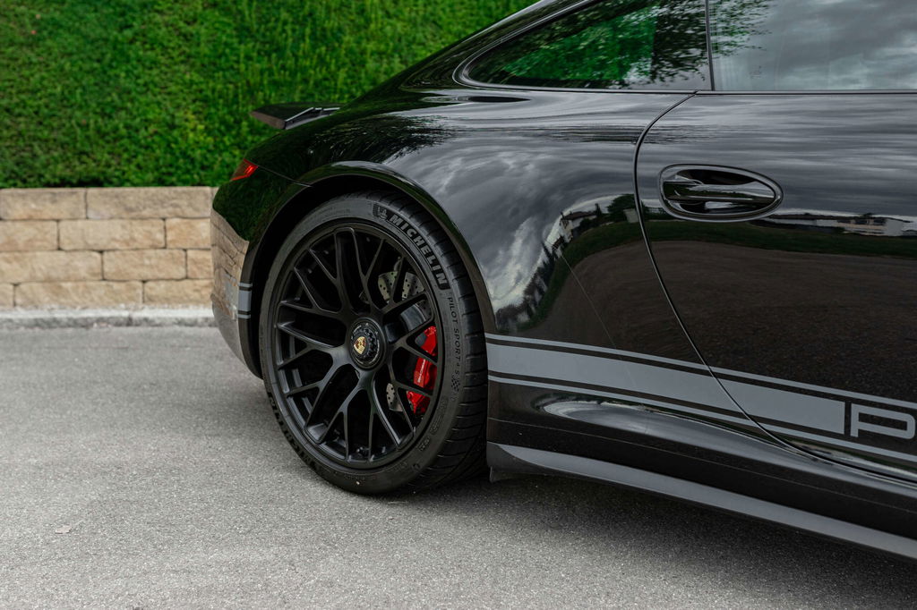 Porsche 991 Carrera 4 GTS