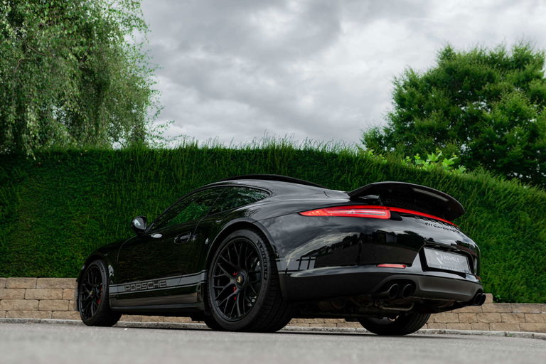 Porsche 991 Carrera 4 GTS