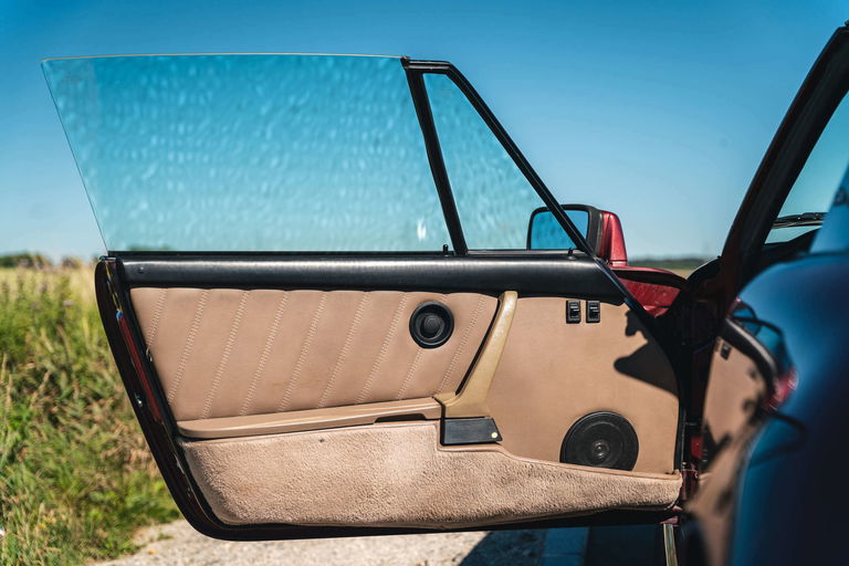 Porsche 911 Carrera 3.2 (US)