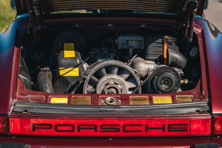 Porsche 911 Carrera 3.2 (US)