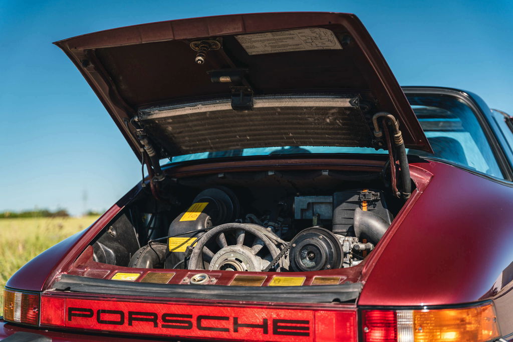 Porsche 911 Carrera 3.2 (US)