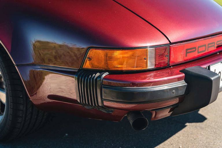 Porsche 911 Carrera 3.2 (US)