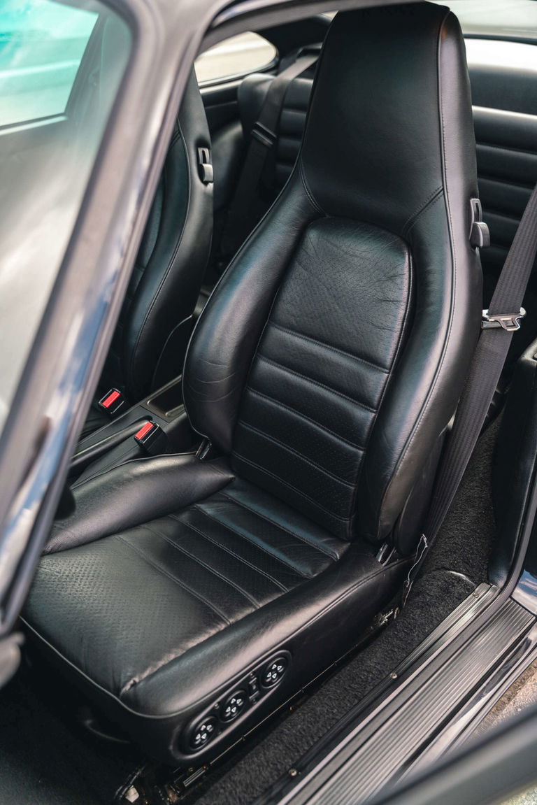 Porsche 964 Carrera 4