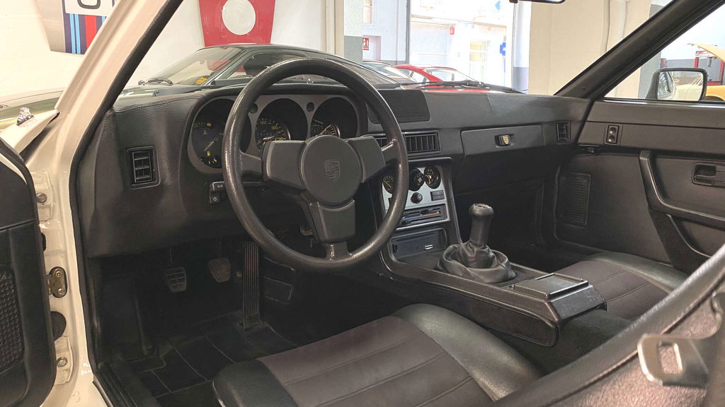 Porsche 924 S
