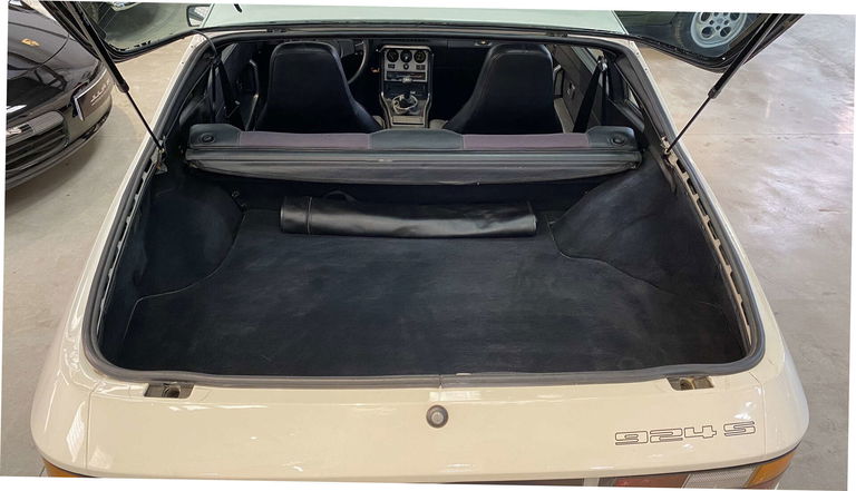 Porsche 924 S