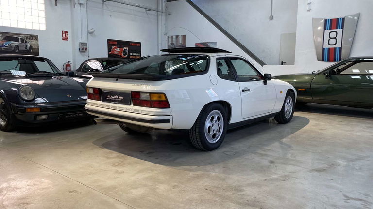 Porsche 924 S