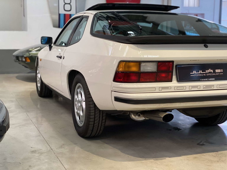 Porsche 924 S