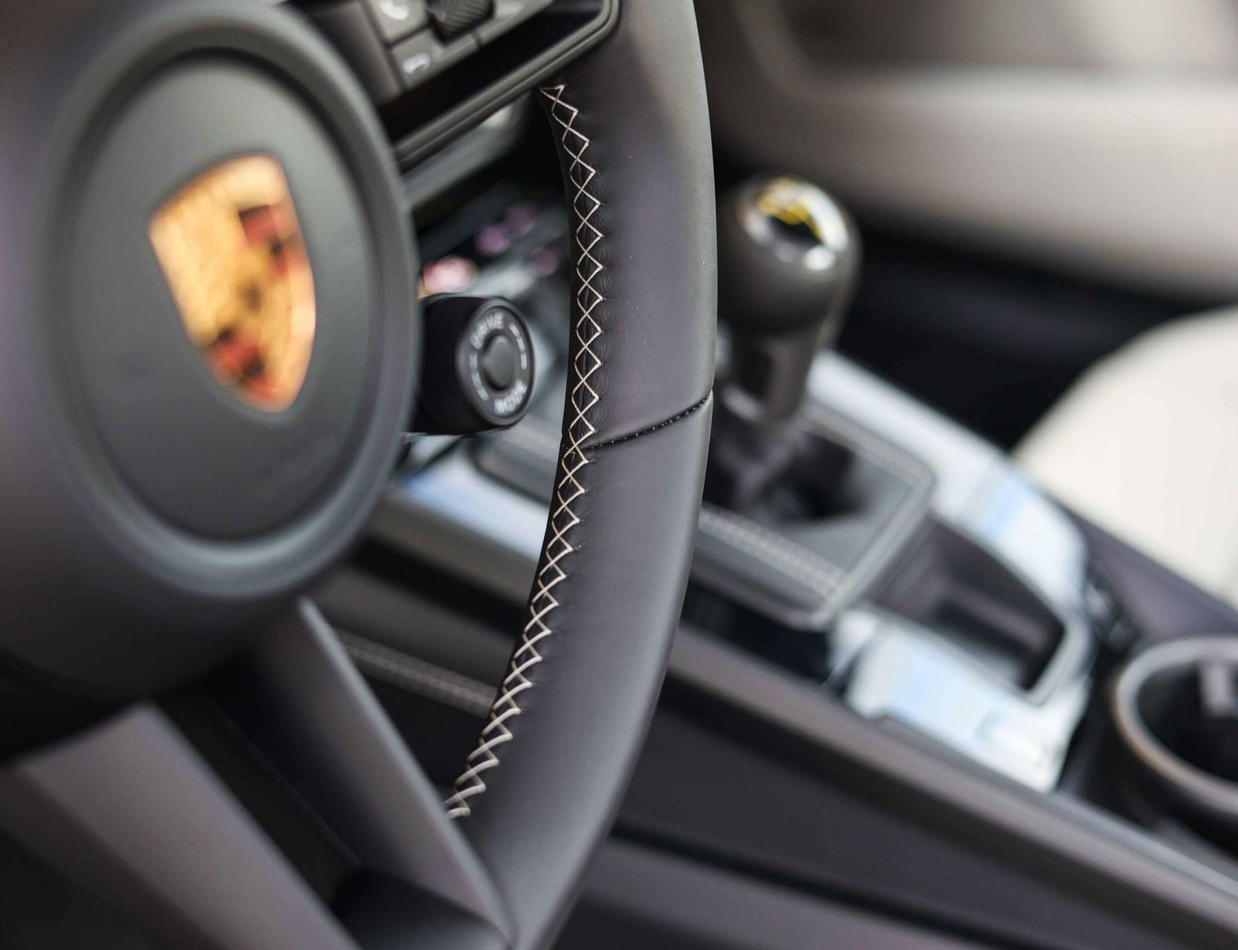 Porsche 992 GT3 Touring 2022 - elferspot.com - Marketplace