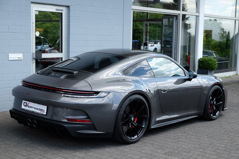 Porsche 992 GT3 Touring